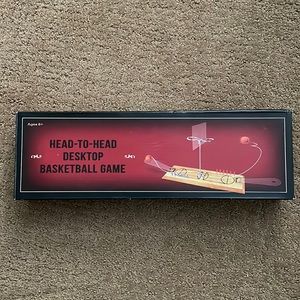 Head to head desktop basketball game.